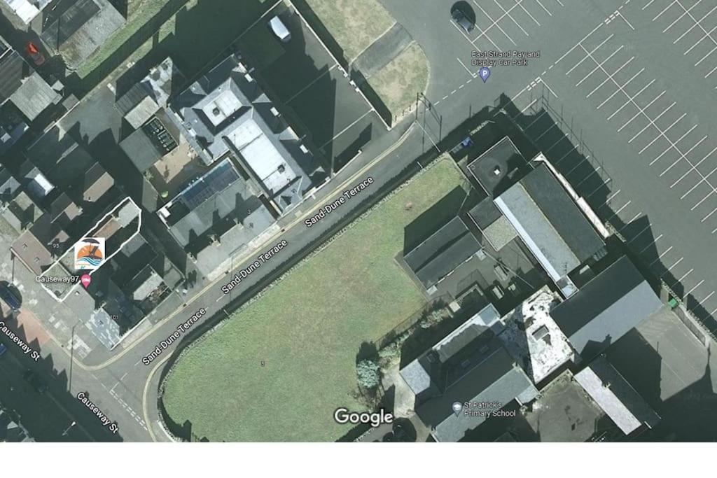Villa Causeway97 Townhouse Portrush Exterior foto